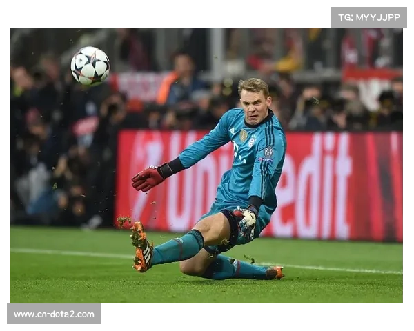 诺伊尔精彩扑救化解科隆开场威胁，展现门神实力